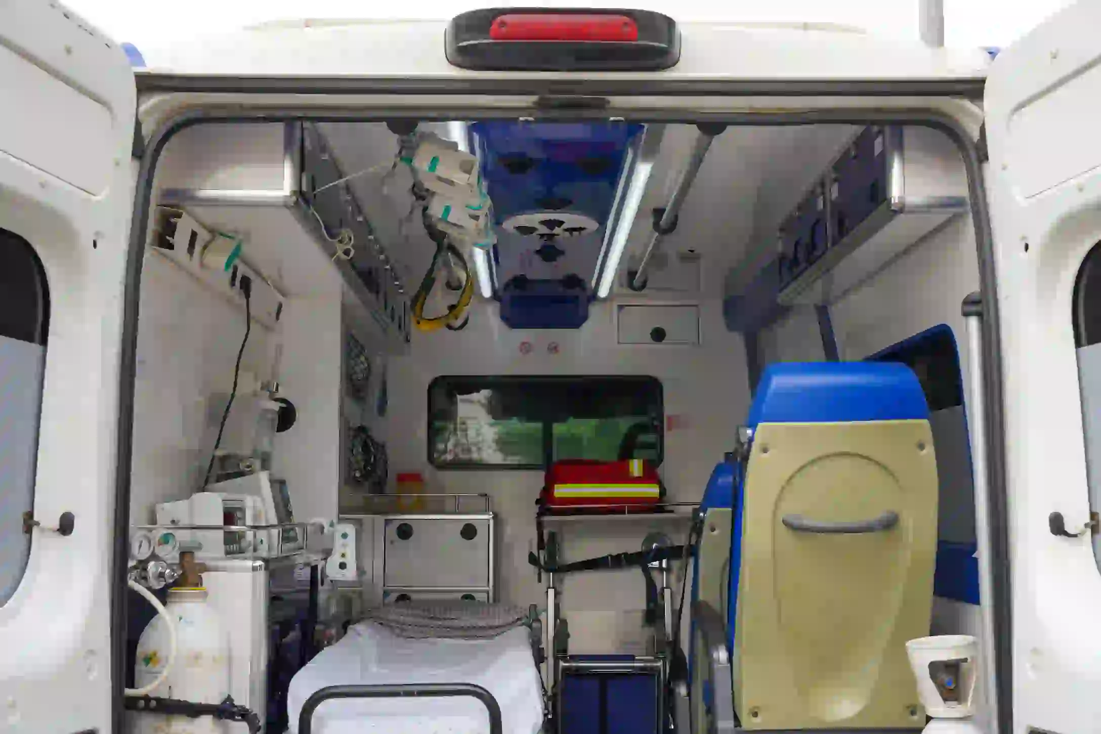 ambulance-type-b-tanger-omnidoc (1) Intérieur d’une ambulance de type B à Tanger, Omnidoc Santé